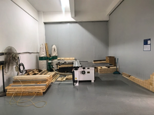 Sedang mengemas