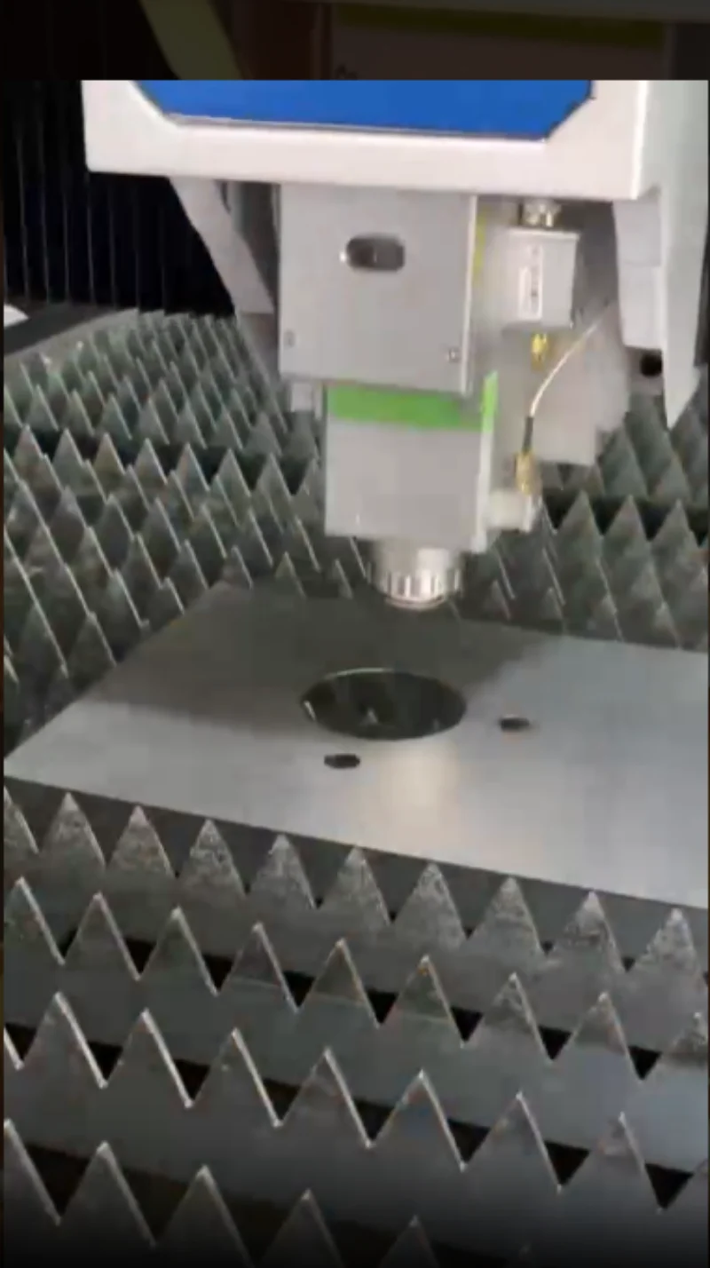 Pemotongan Laser